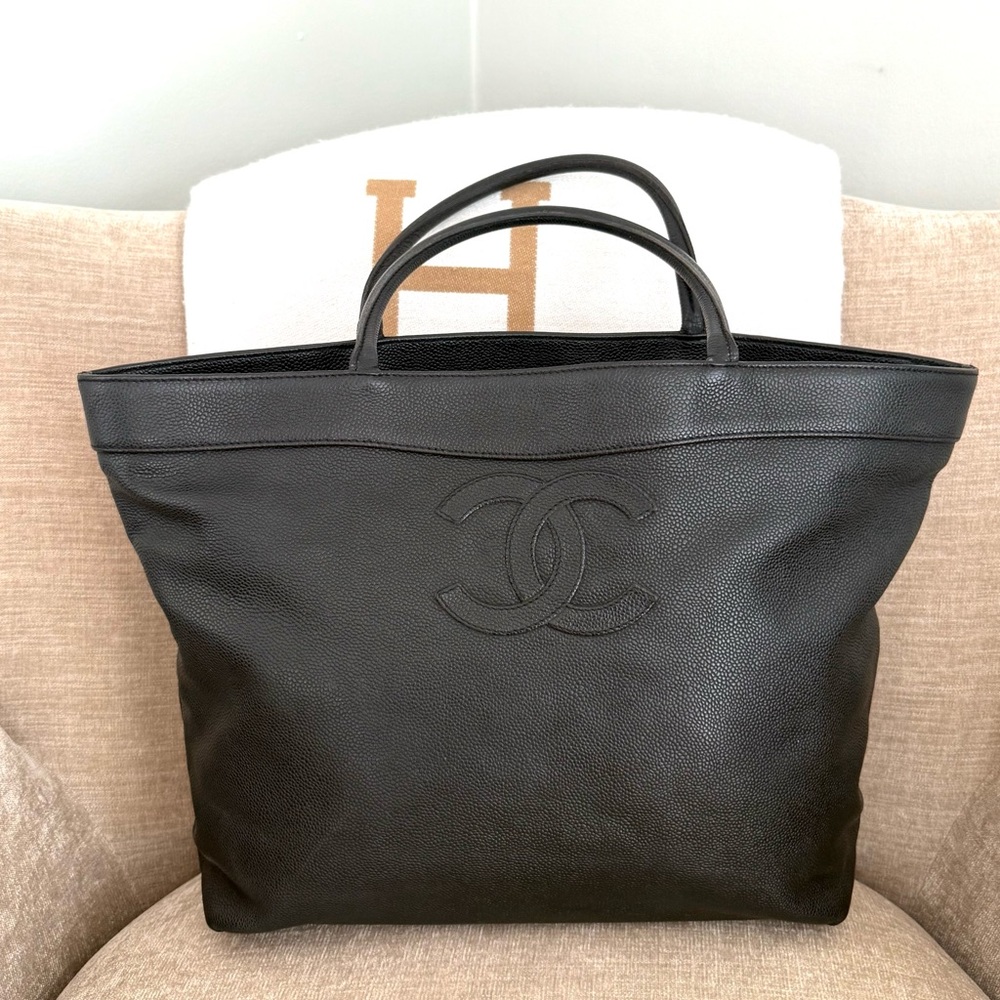 Authentic Chanel Caviar leather CC Timeless Tote Bag black leather medium